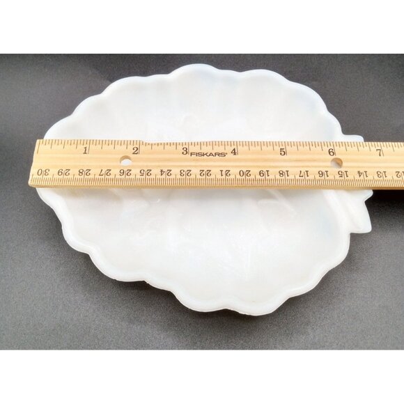 Grape Cluster Design Milk Glass Vintage Trinket Dish 7 Inches Fruit Shaped Tray - Picture 2 of 11